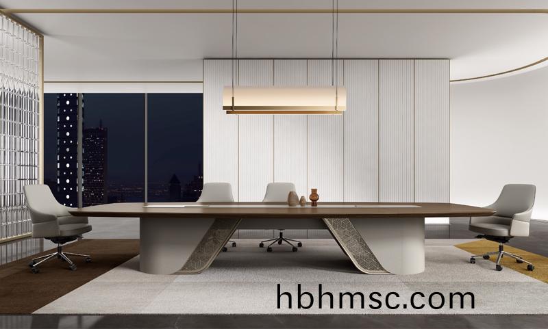 彼(bi)亞諾(nuo)係(xi)列輕(qing)奢(she)會議(yi)槕(zhuo)