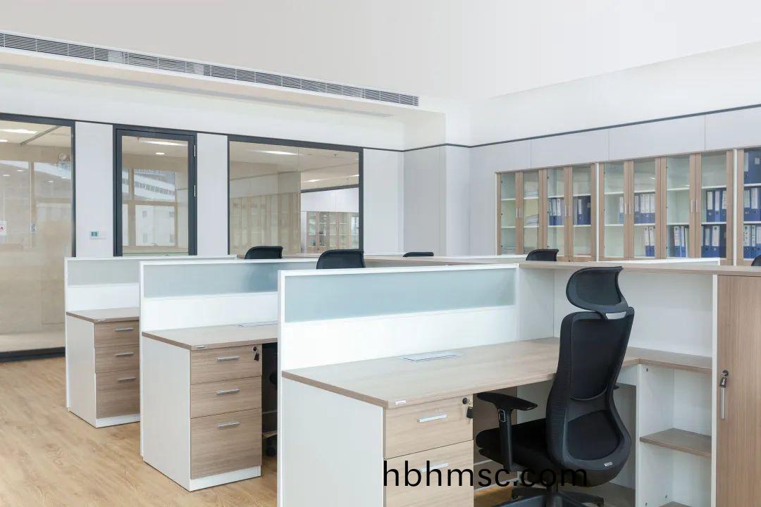 宜(yi)興(xing)靈(ling)穀(gu)化工員工(gong)槕