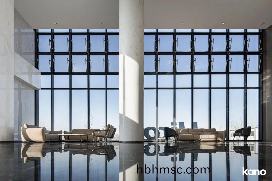 青(qing)島辦公(gong)室傢(jia)具(ju)配(pei)套方(fang)案之前(qian)檯(tai)傢具(ju)