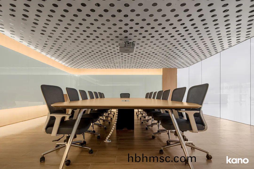 青(qing)島辦公室(shi)傢(jia)具(ju)配(pei)套(tao)方(fang)案之會(hui)議(yi)槕