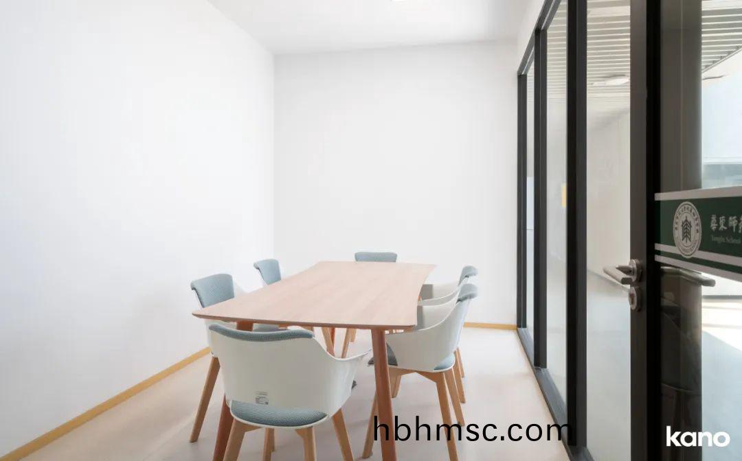 大(da)學(xue)傢(jia)具之小型會議室