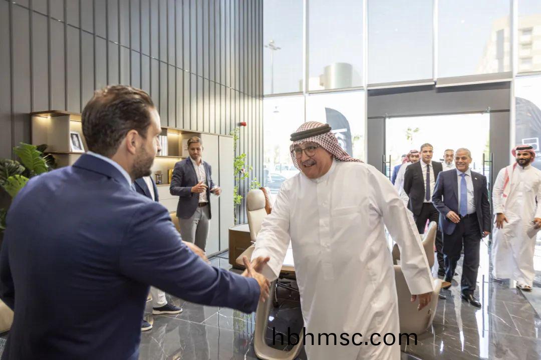 科(ke)爾卡諾辦公(gong)傢(jia)具展(zhan)廳(ting)開(kai)業