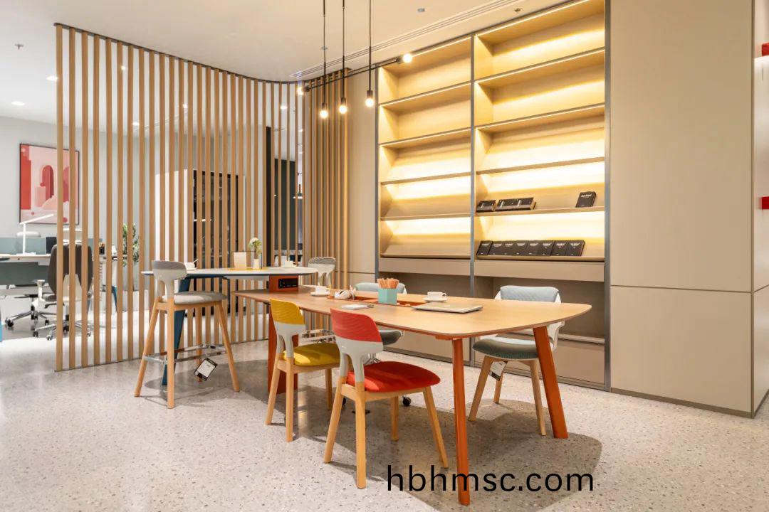 科(ke)爾卡(ka)諾(nuo)辦(ban)公(gong)傢(jia)具(ju)沙特(te)展廳傢(jia)具(ju)