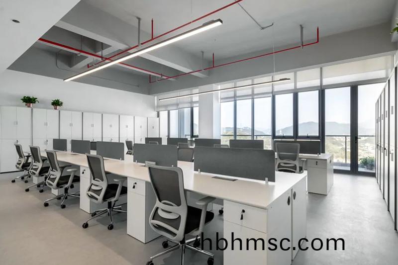 員工(gong)區槕(zhuo)椅傢(jia)具(ju)