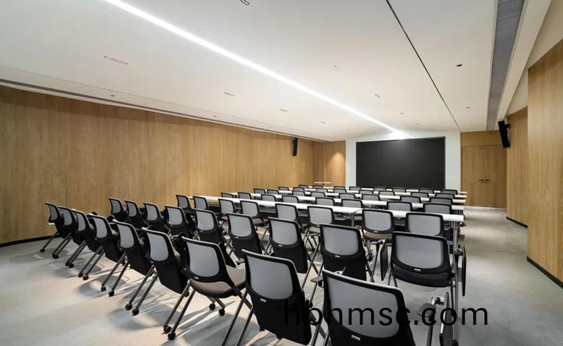 大(da)型(xing)會議培(pei)訓(xun)室