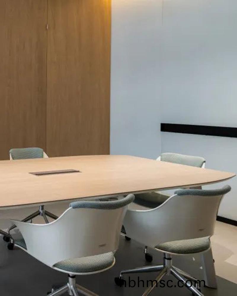 4人小會議(yi)槕