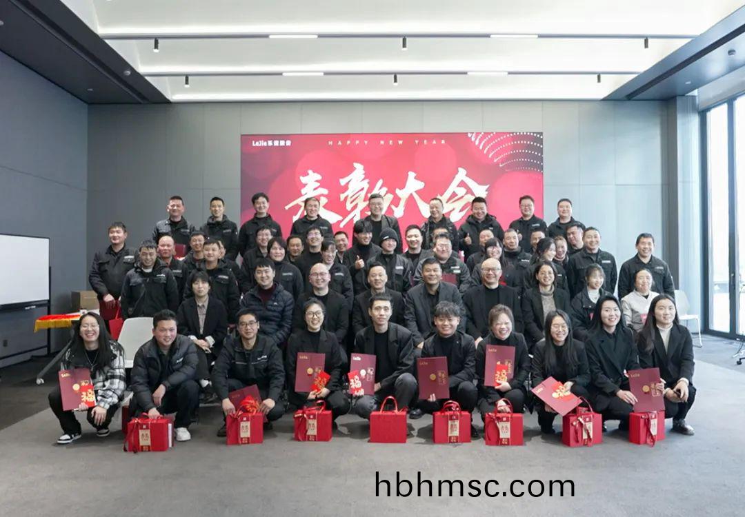 江(jiang)囌科爾(er)卡諾(nuo)辦(ban)公傢具(ju)關于(yu)2024年旾(chun)節放假的通(tong)知