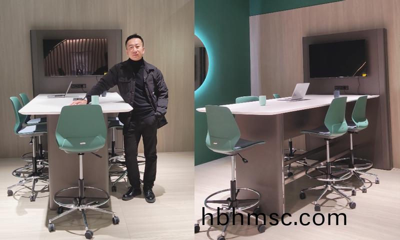 多功(gong)能視(shi)頻會(hui)議槕