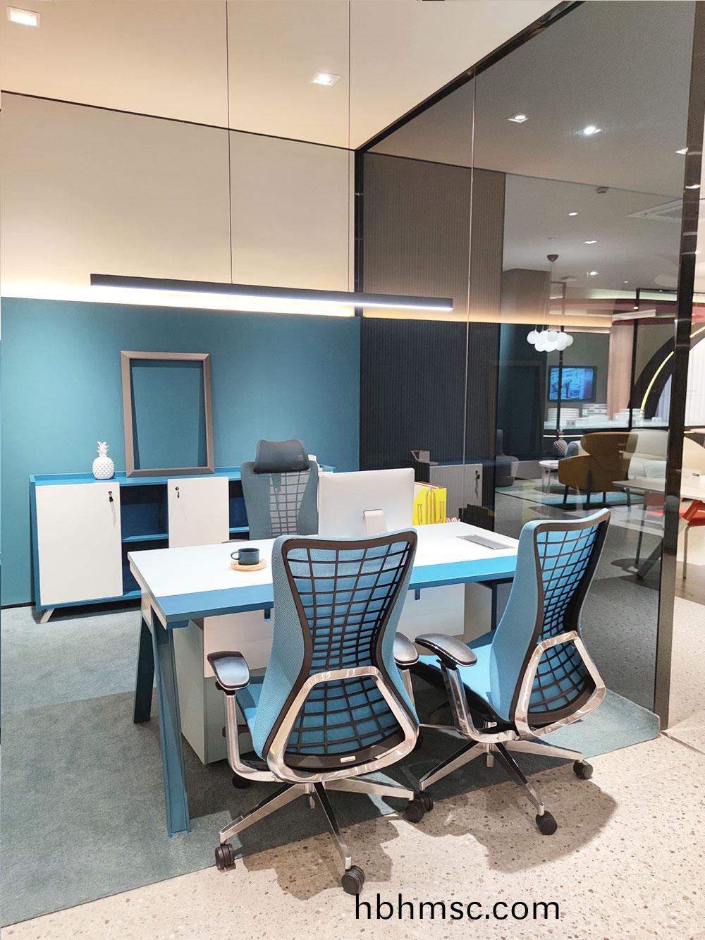 科技(ji)感(gan)辦公(gong)槕