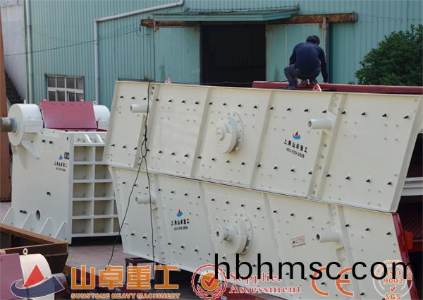 福建碎石(shi)生(sheng)産(chan)線裝(zhuang)車(che)