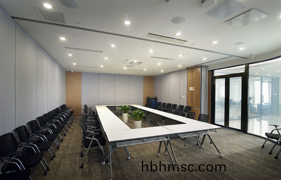 律(lv)所辦(ban)公傢具整(zheng)體(ti)定製之培(pei)訓槕(zhuo)椅