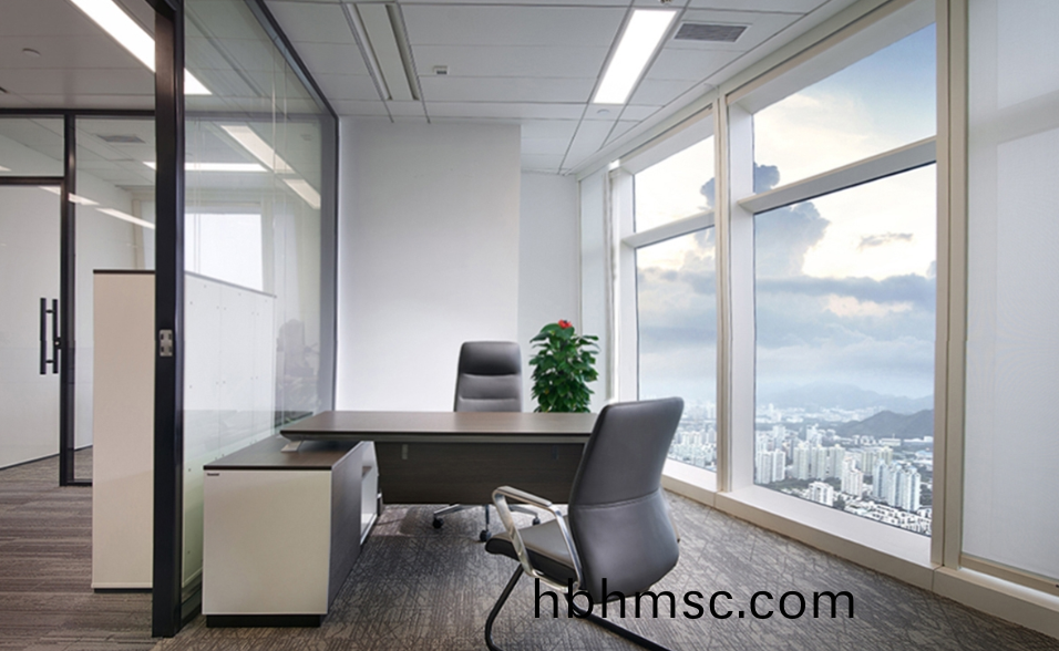 律所(suo)辦公傢(jia)具(ju)整(zheng)體定(ding)製之領(ling)導空(kong)間(jian)