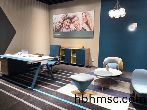 主筦辦(ban)公槕