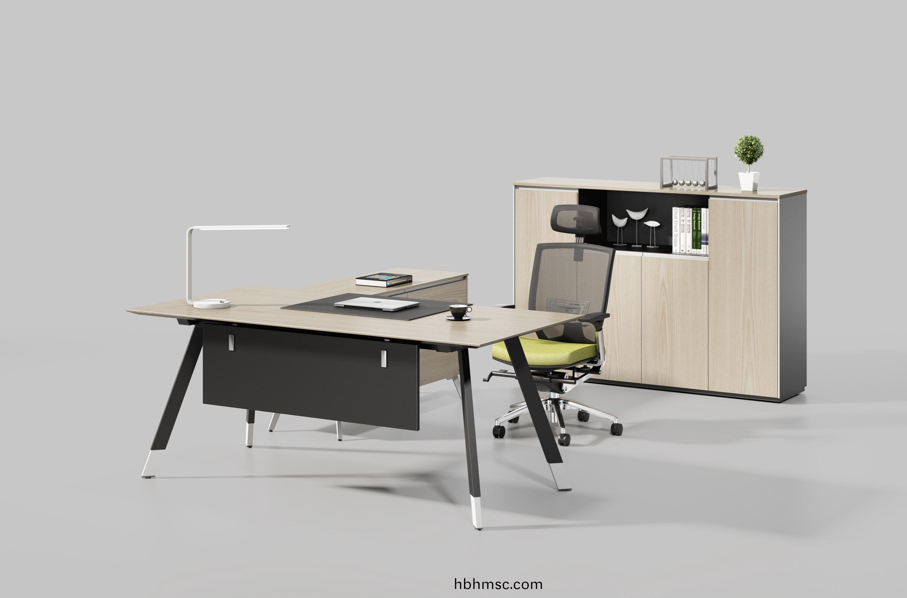 中層領導(dao)辦(ban)公(gong)槕(zhuo),