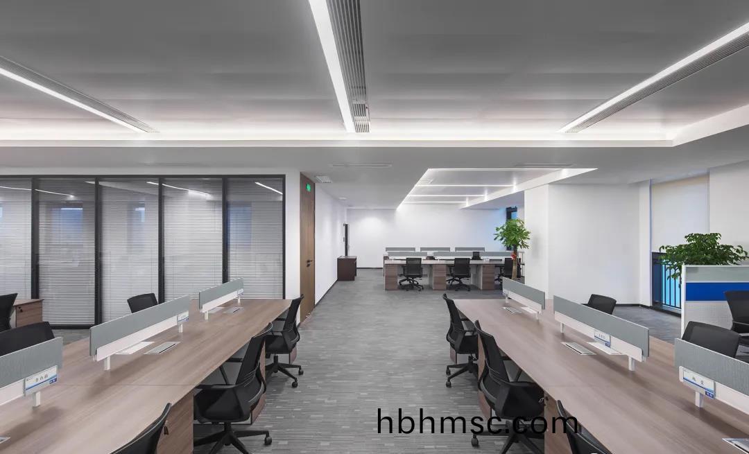 泉州(zhou)銀(yin)行辦公(gong)傢(jia)具定製(zhi)案例(li)圖(tu)片(pian)11