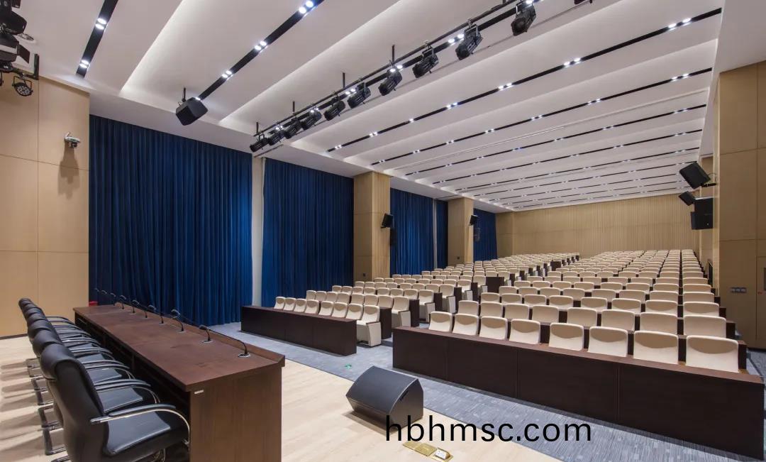 泉(quan)州銀行辦(ban)公傢(jia)具定製案(an)例(li)圖片13