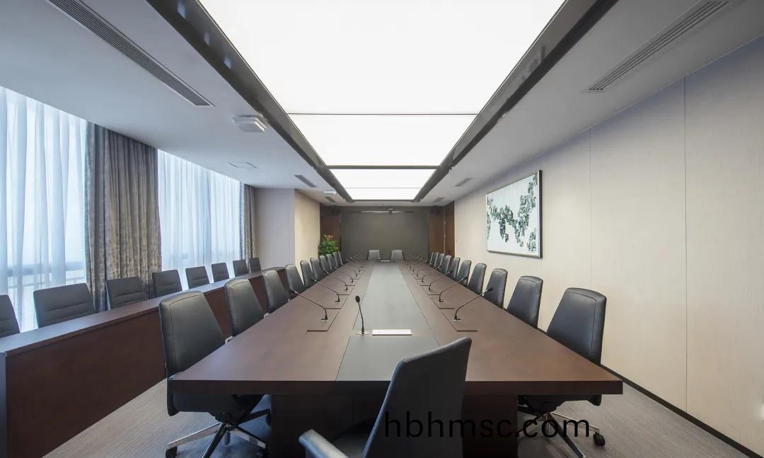 泉州(zhou)銀行辦公(gong)傢(jia)具(ju)定製(zhi)案例(li)圖(tu)片(pian)17