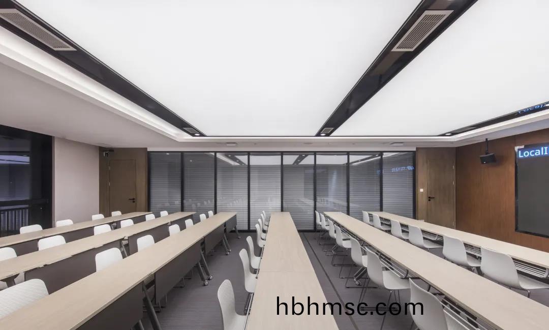 泉州(zhou)銀行辦(ban)公傢(jia)具(ju)定(ding)製案(an)例(li)圖(tu)片(pian)20