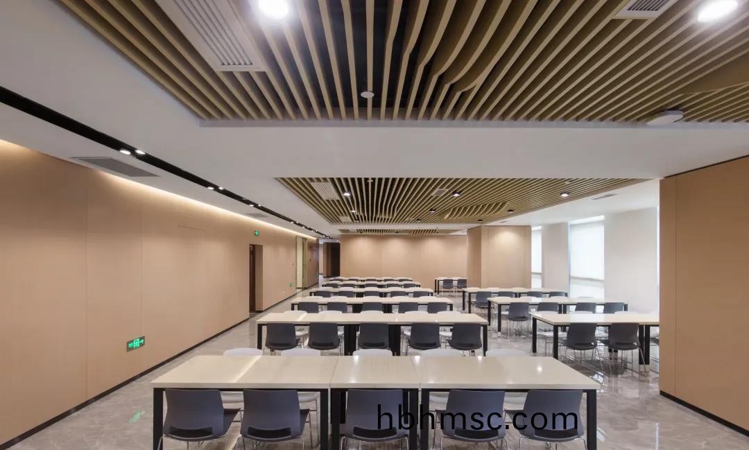 泉(quan)州銀行辦(ban)公傢具(ju)定製案(an)例(li)圖片28