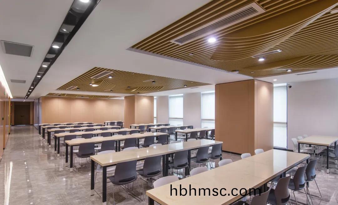 泉州銀(yin)行(xing)辦公傢(jia)具(ju)定(ding)製(zhi)案例(li)圖片(pian)29