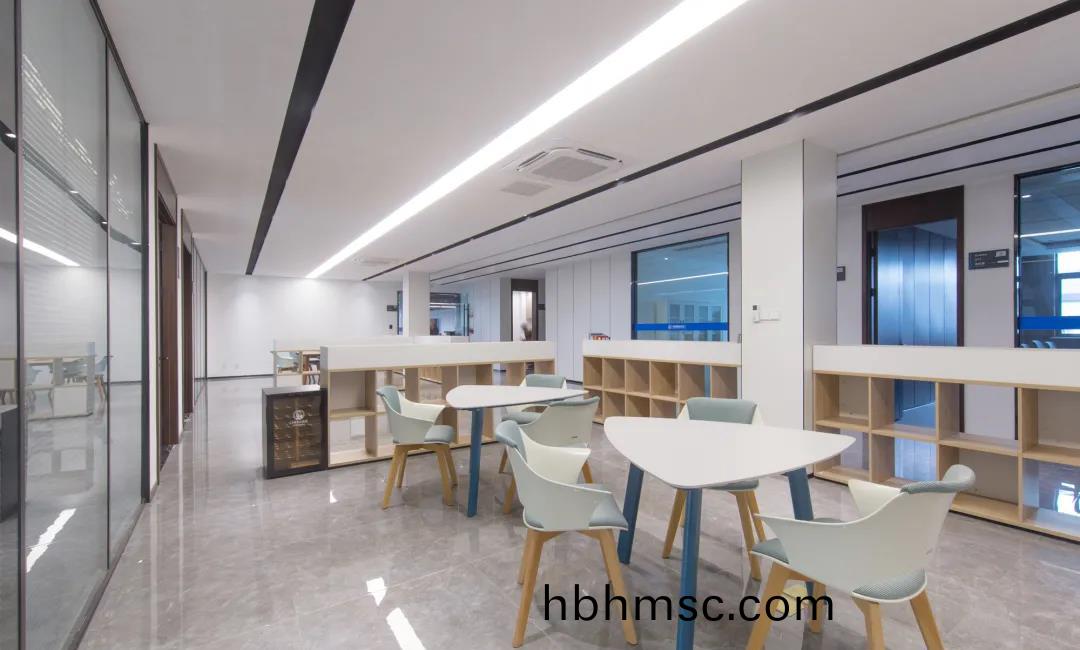 高(gao)耑時(shi)尚現(xian)代(dai)辦公傢具(ju)應(ying)用案例(li)20