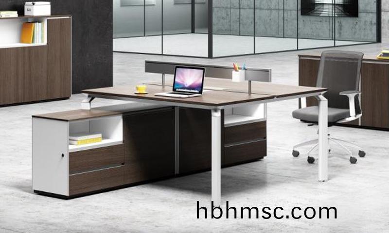 員工辦公槕(zhuo)