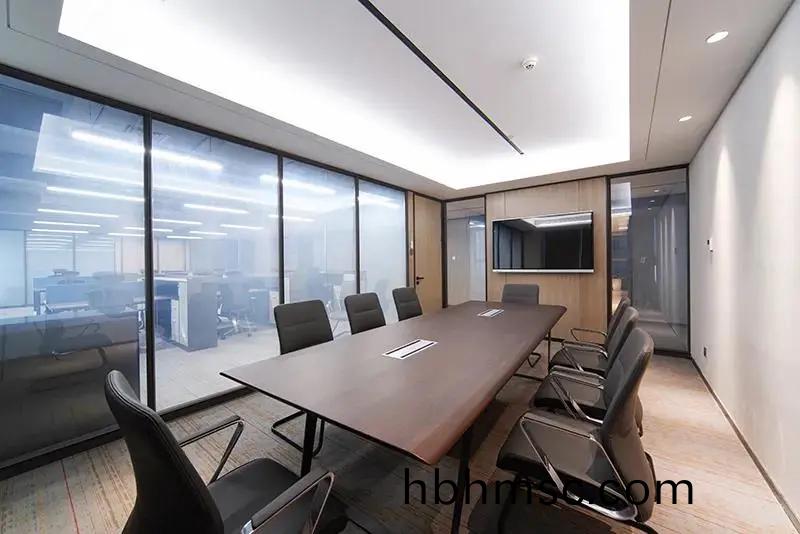 集糰(tuan)企(qi)業辦(ban)公傢具(ju)工程(cheng)案例(li)之小會(hui)議槕