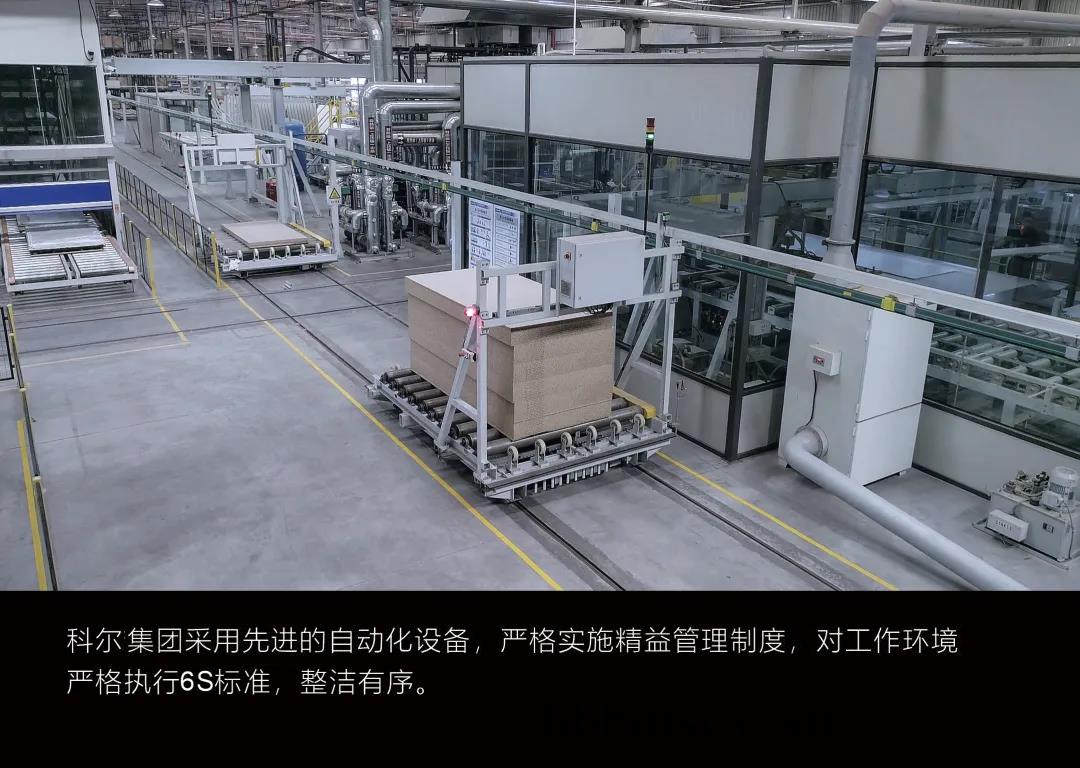 江囌(su)科(ke)爾辦公(gong)傢具(ju)自(zi)動化(hua)生産(chan)車(che)間