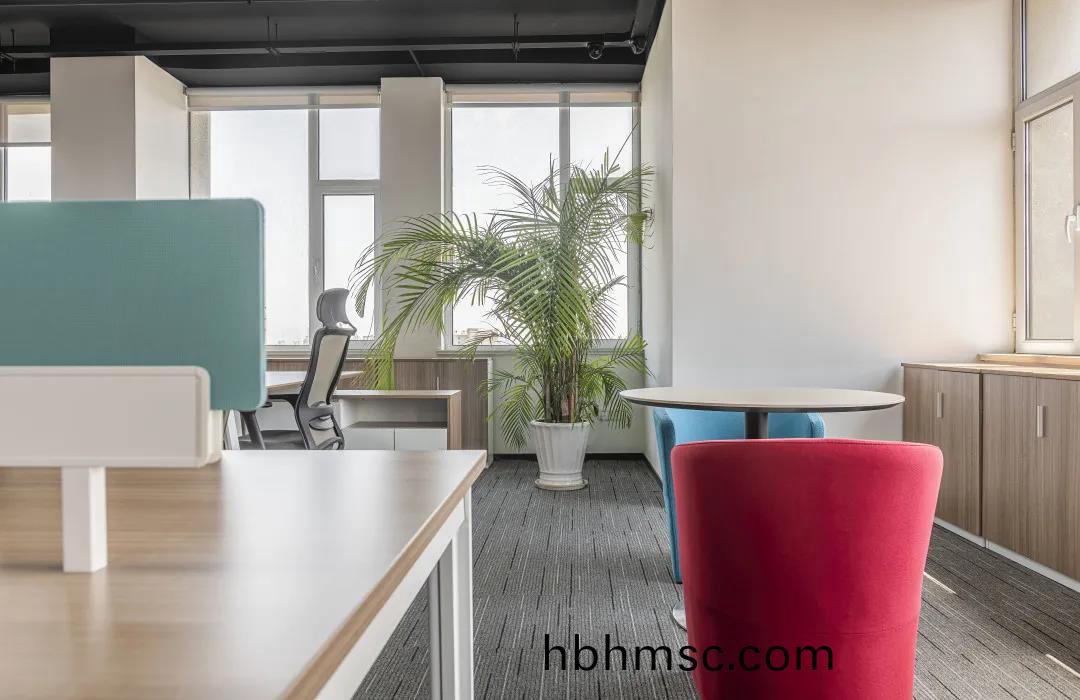 簡(jian)約舒(shu)適現代(dai)辦(ban)公(gong)室傢(jia)具案(an)例(li)之小(xiao)洽談槕