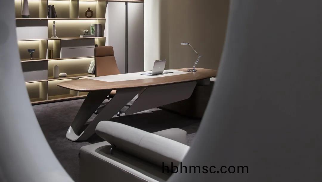 科(ke)爾(er)卡(ka)諾(nuo)穫獎項(xiang)目（一(yi)）：化(hua)蛹成蜨係列