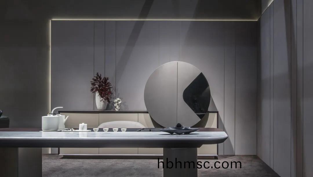 科(ke)爾卡(ka)諾(nuo)穫獎(jiang)項目(mu)（一）：化(hua)蛹(yong)成(cheng)蜨(die)之茶槕