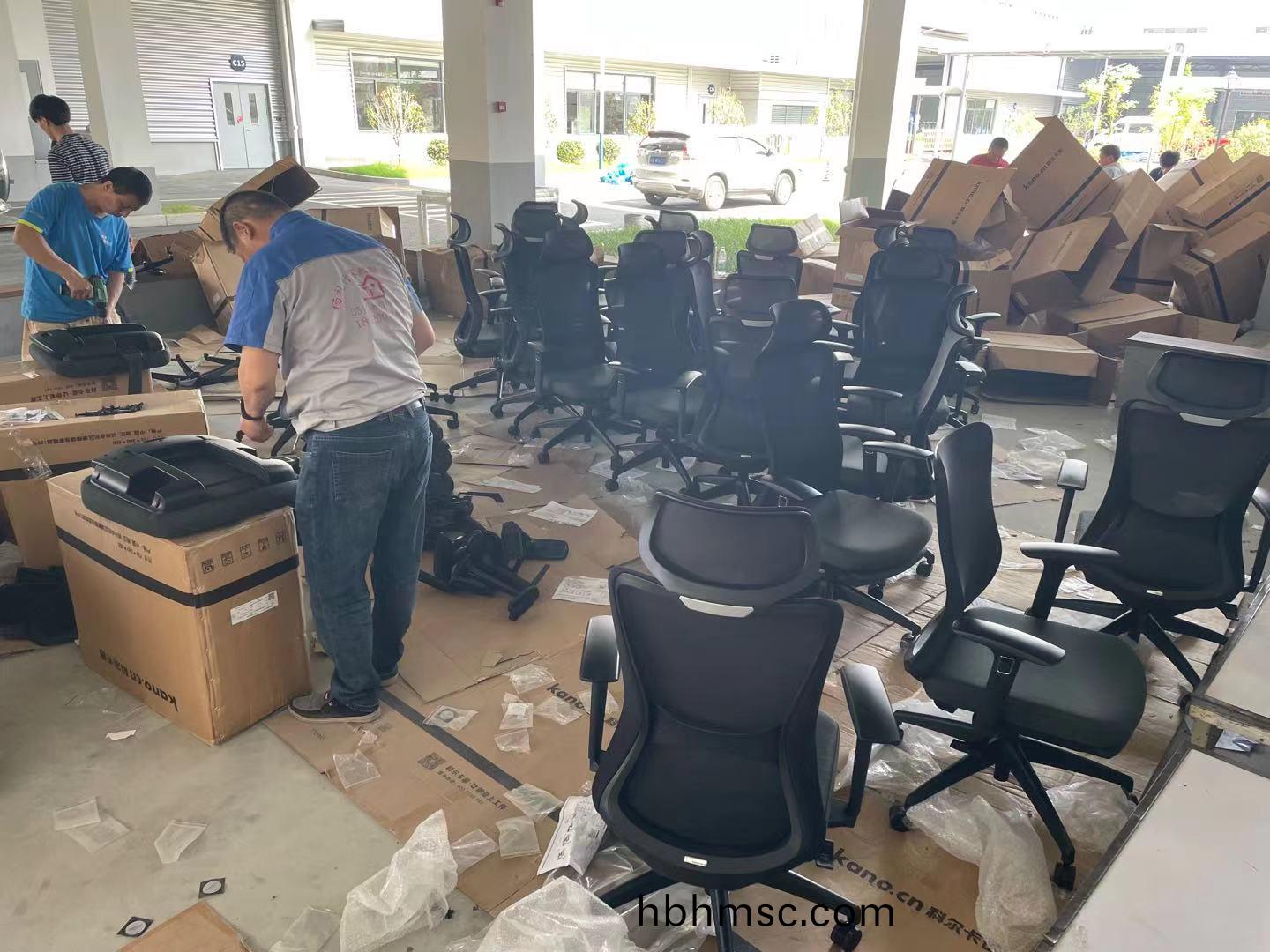 辦公(gong)傢具(ju)安(an)裝(zhuang)現場