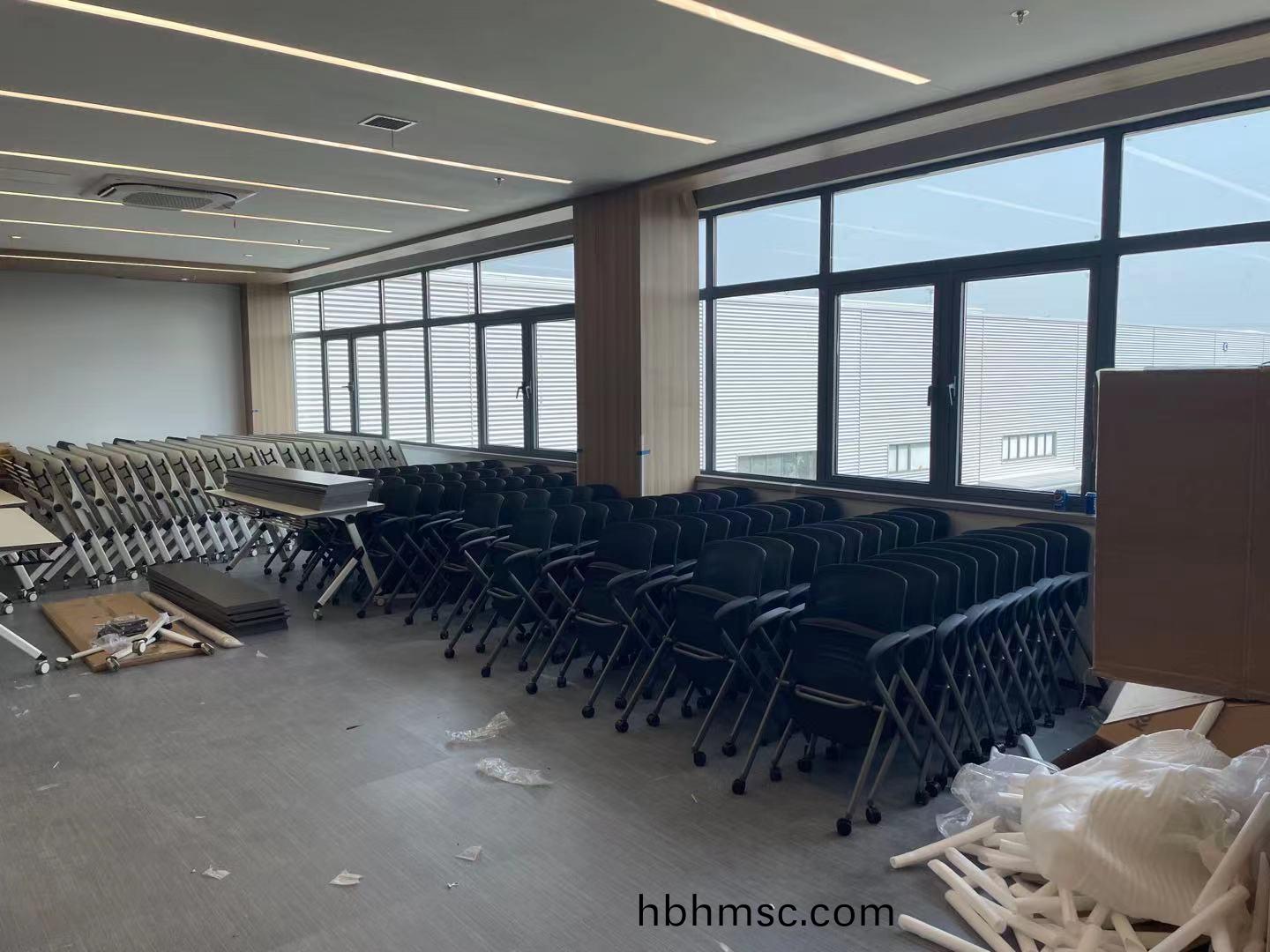 辦(ban)公(gong)椅子安裝(zhuang)