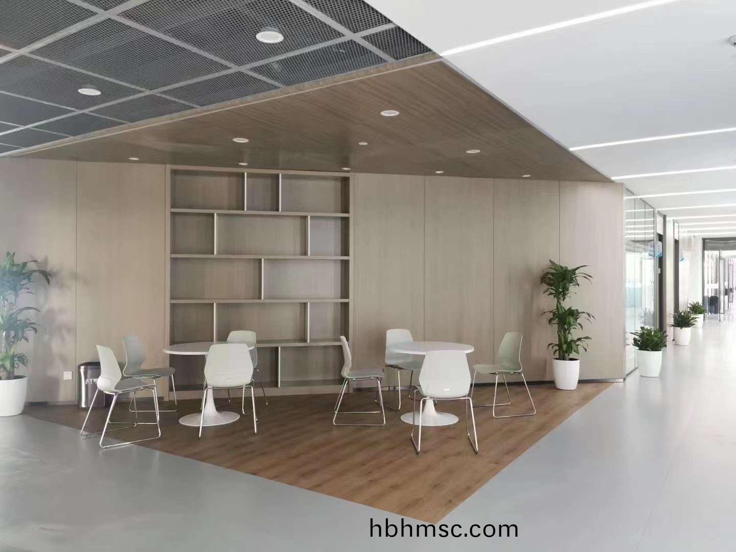 辦(ban)公傢(jia)具(ju)工程(cheng)案例(li)之洽談(tan)區