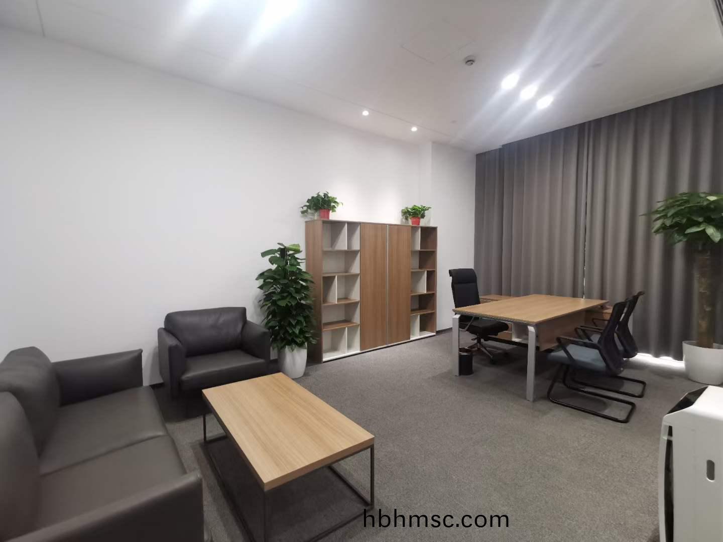 辦公傢具工(gong)程案例(li)部門(men)領(ling)導槕(zhuo)椅(yi)