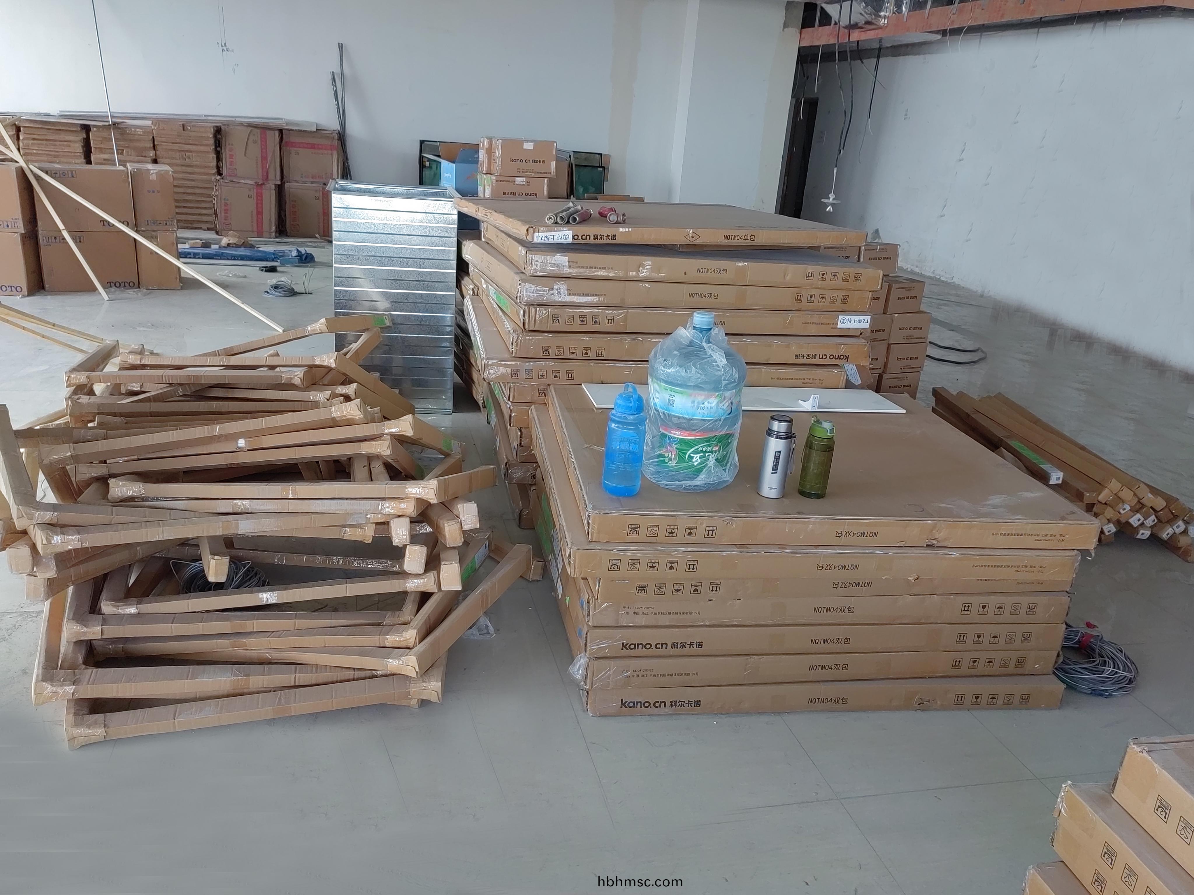 直擊辦公(gong)傢(jia)具安(an)裝現(xian)場(chang)