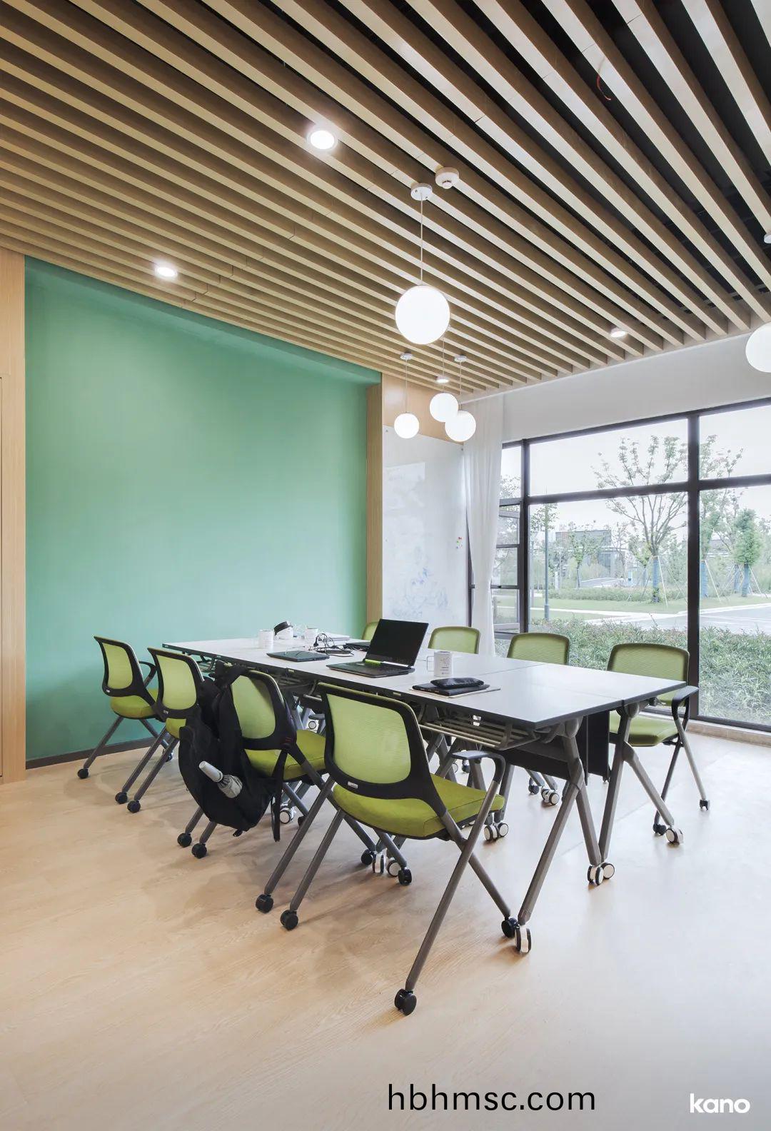 學(xue)校(xiao)會議槕(zhuo)供(gong)應(ying)商