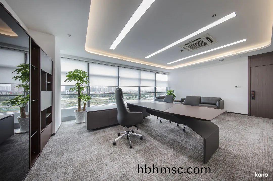 禾邁股份(fen)辦公傢具(ju)工(gong)程(cheng)案例(li)之總裁(cai)辦公(gong)室