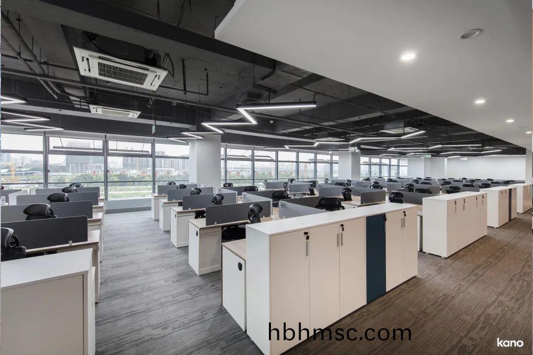 禾邁(mai)股份(fen)辦公傢具工(gong)程(cheng)案例(li)之(zhi)員(yuan)工(gong)槕(zhuo)椅(yi)