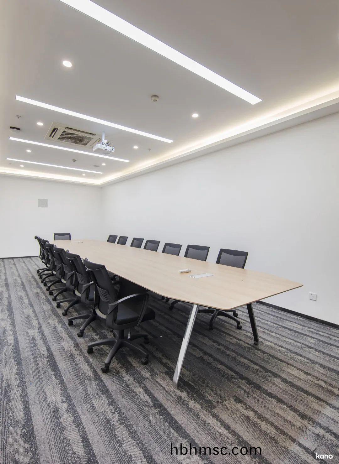 禾邁(mai)股份辦公傢(jia)具工程(cheng)案例之(zhi)會(hui)議槕