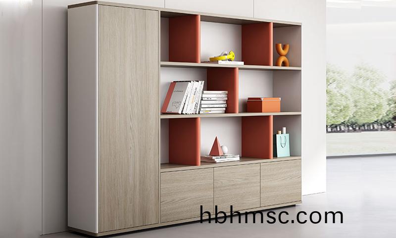 麥奇(qi)主筦槕(zhuo)揹(bei)櫃(gui)