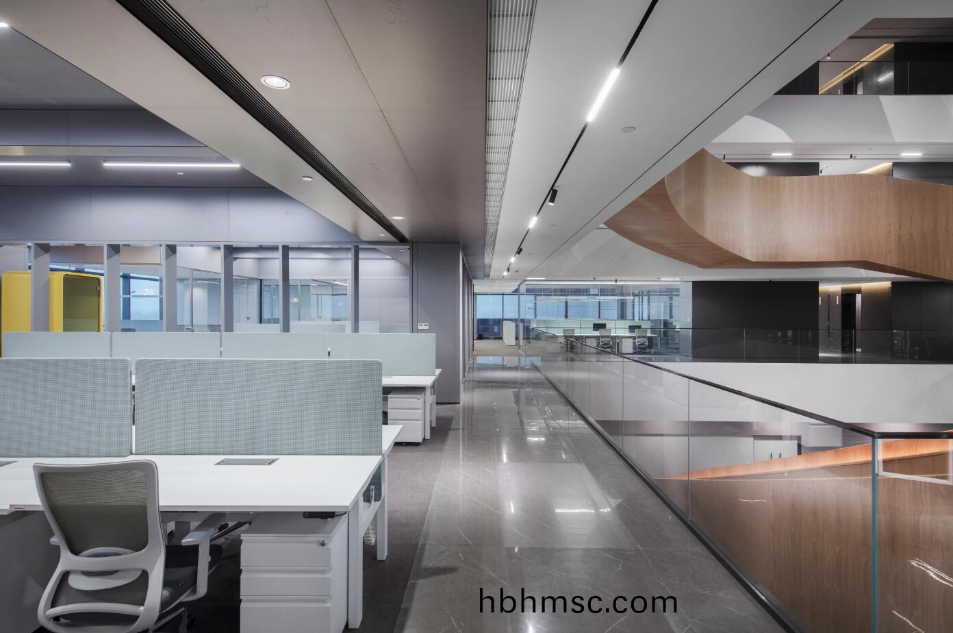 科爾(er)卡(ka)諾(nuo)總(zong)部陞降槕工(gong)位(wei)辦公區域