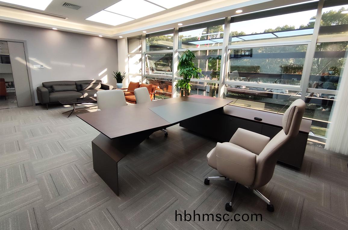 外資(zi)企(qi)業辦公(gong)傢具(ju)採(cai)購(gou)定(ding)製(zhi)之(zhi)總裁班(ban)檯