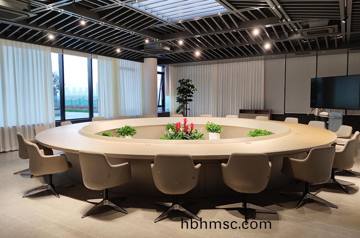 大(da)型(xing)集(ji)糰公司(si)辦公傢(jia)具採購案例之(zhi)會議圓槕(zhuo)